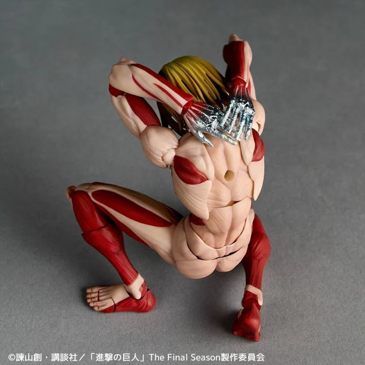 Preventa Figura Female Titan (Annie Leonhart) - Attack on Titan / Shingeki no Kyojin - Amazing Yamaguchi Revoltech marca Kaiyodo NR068 (16 cm)