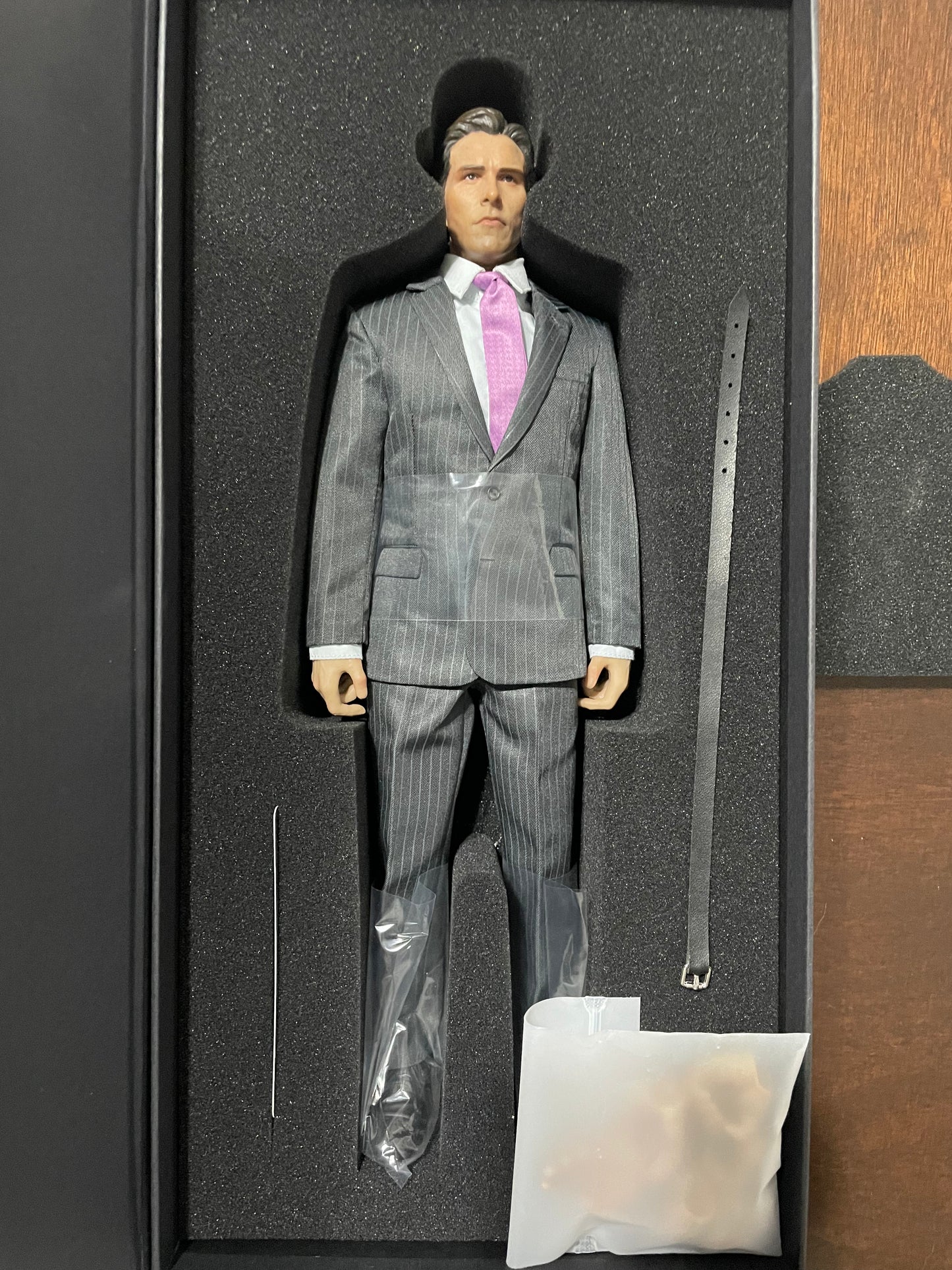 Figura Millionaire marca Kento Studio K001 x EM Custom Studios escala 1/6