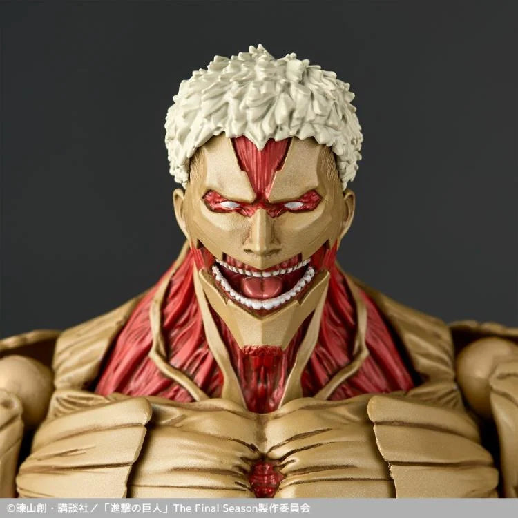 Preventa Figura Armored Titan (Reiner Braun) - Attack on Titan / Shingeki no Kyojin - Amazing Yamaguchi Revoltech marca Kaiyodo NR069 (17 cm)
