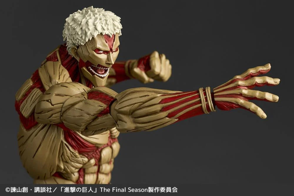 Preventa Figura Armored Titan (Reiner Braun) - Attack on Titan / Shingeki no Kyojin - Amazing Yamaguchi Revoltech marca Kaiyodo NR069 (17 cm)