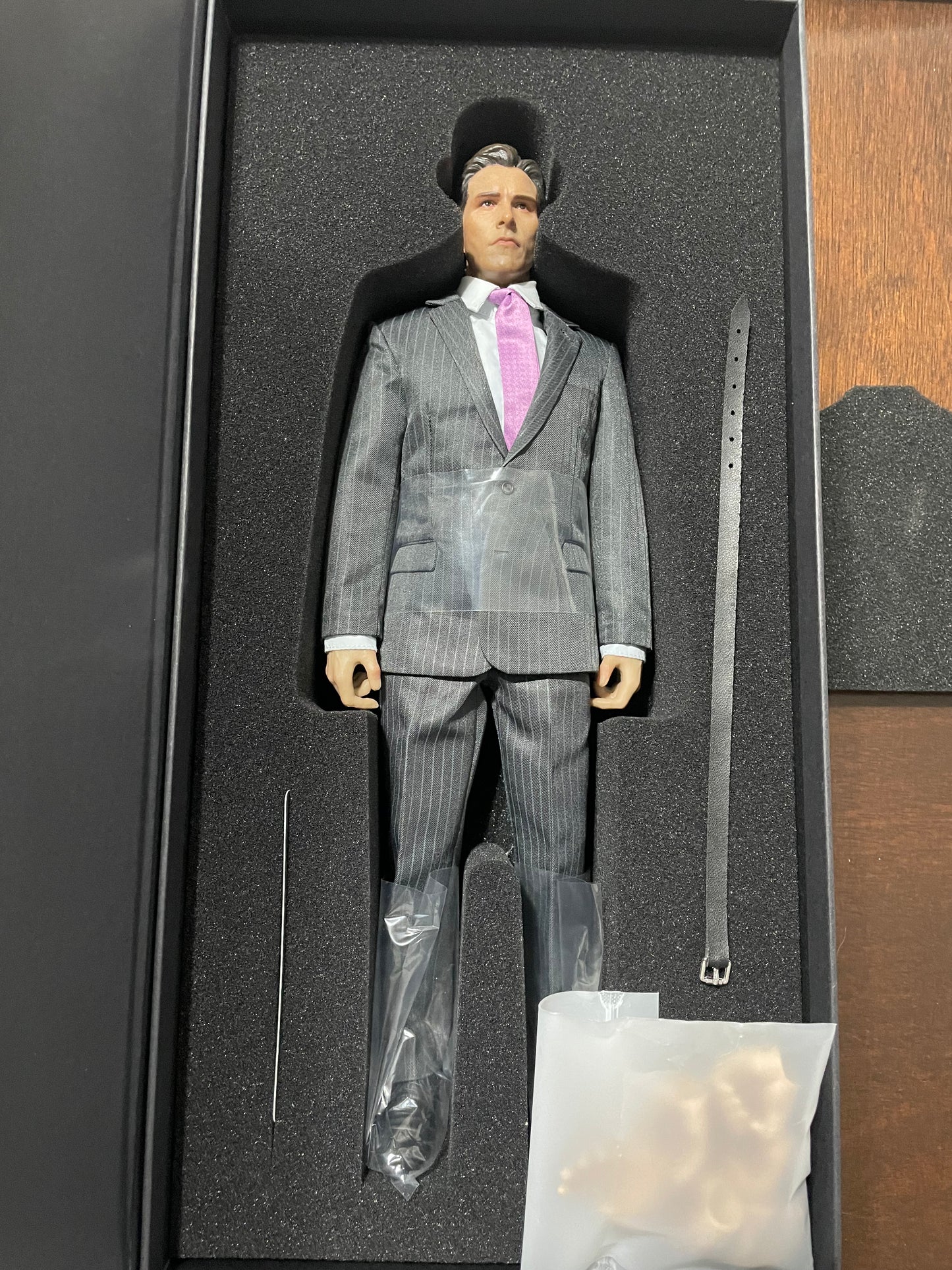 Figura Millionaire marca Kento Studio K001 x EM Custom Studios escala 1/6