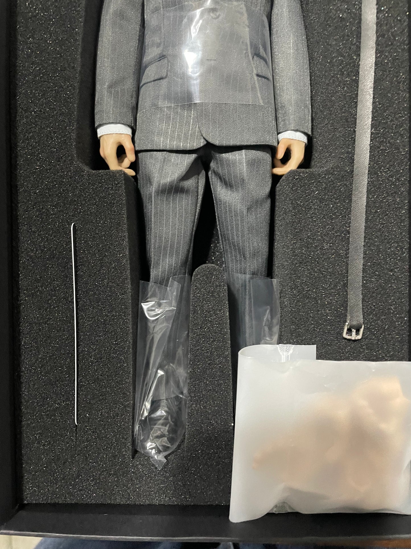 Figura Millionaire marca Kento Studio K001 x EM Custom Studios escala 1/6
