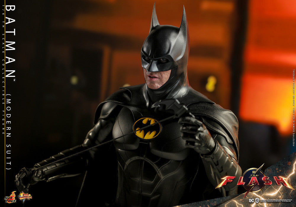 Pedido Figura BATMAN (Modern Suit) - The Flash marca Hot Toys MMS712 escala 1/6