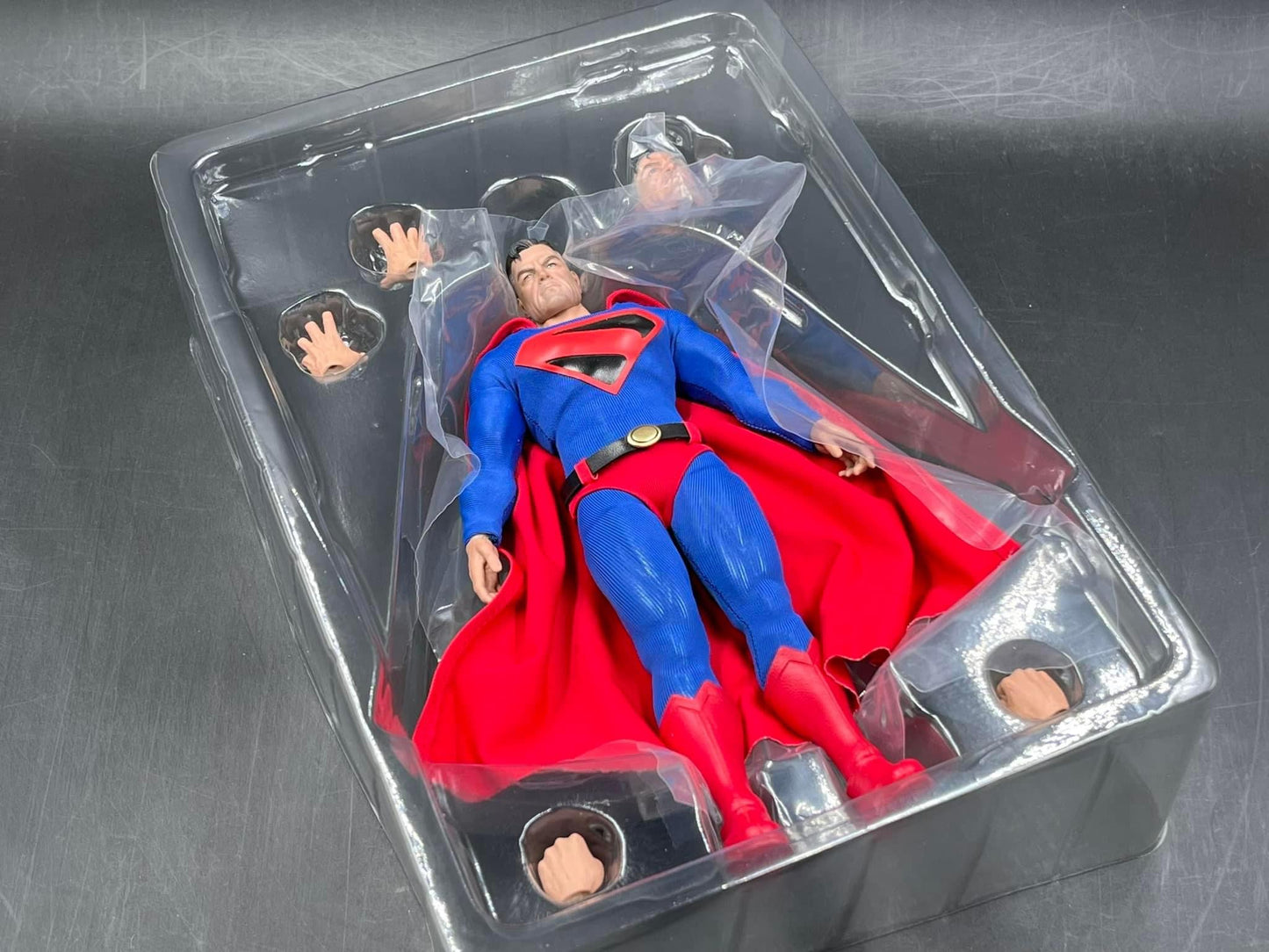 Pedido Figura Superman - DC Comics - Kingdom Come marca Pop Mart x Gong Studio escala 1/12