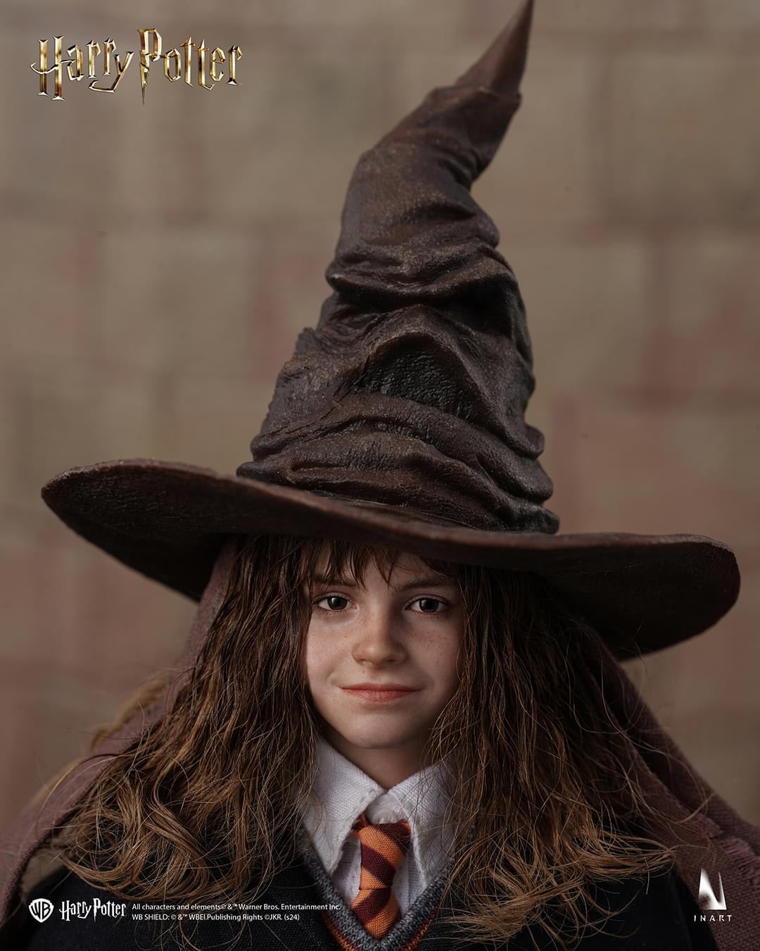 Preventa Figura Hermione Granger (cabello enraizado) - Hogwarts School Uniform marca Inart AG011D1 escala 1/6