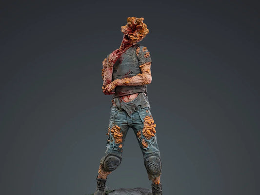 Pedido Estatua Armored Clicker - The Last of Us Part II marca Dark Horse escala (22.5 cm)