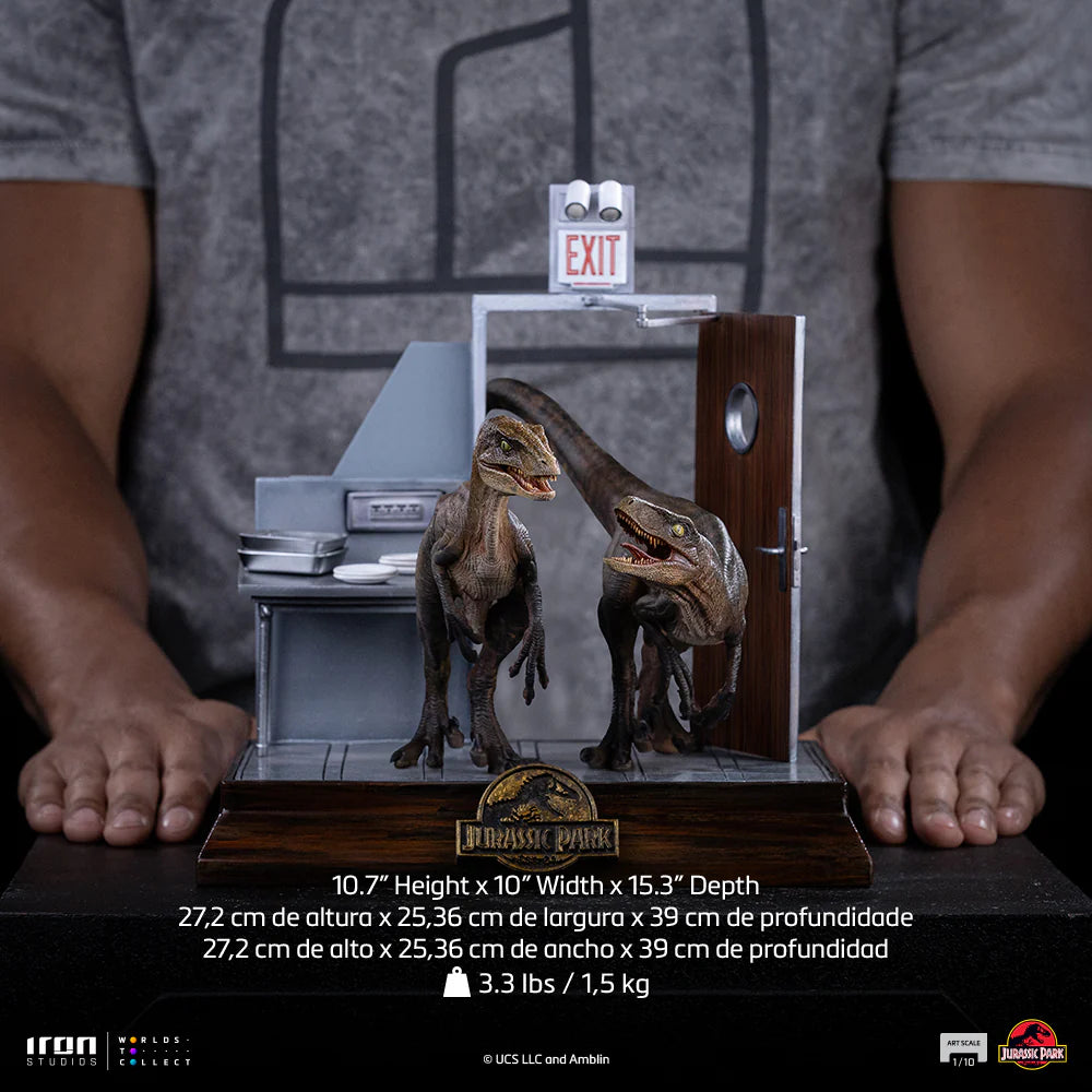 Preventa Estatua Raptors at the Kitchen's Door - Jurassic Park marca Iron Studios escala de arte 1/10