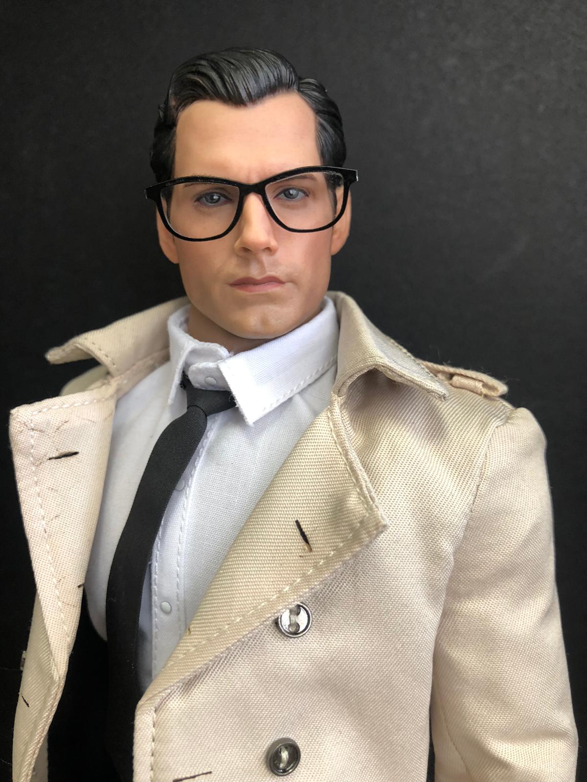 Pedido Figura Reporter Marca PU Studios escala 1/6