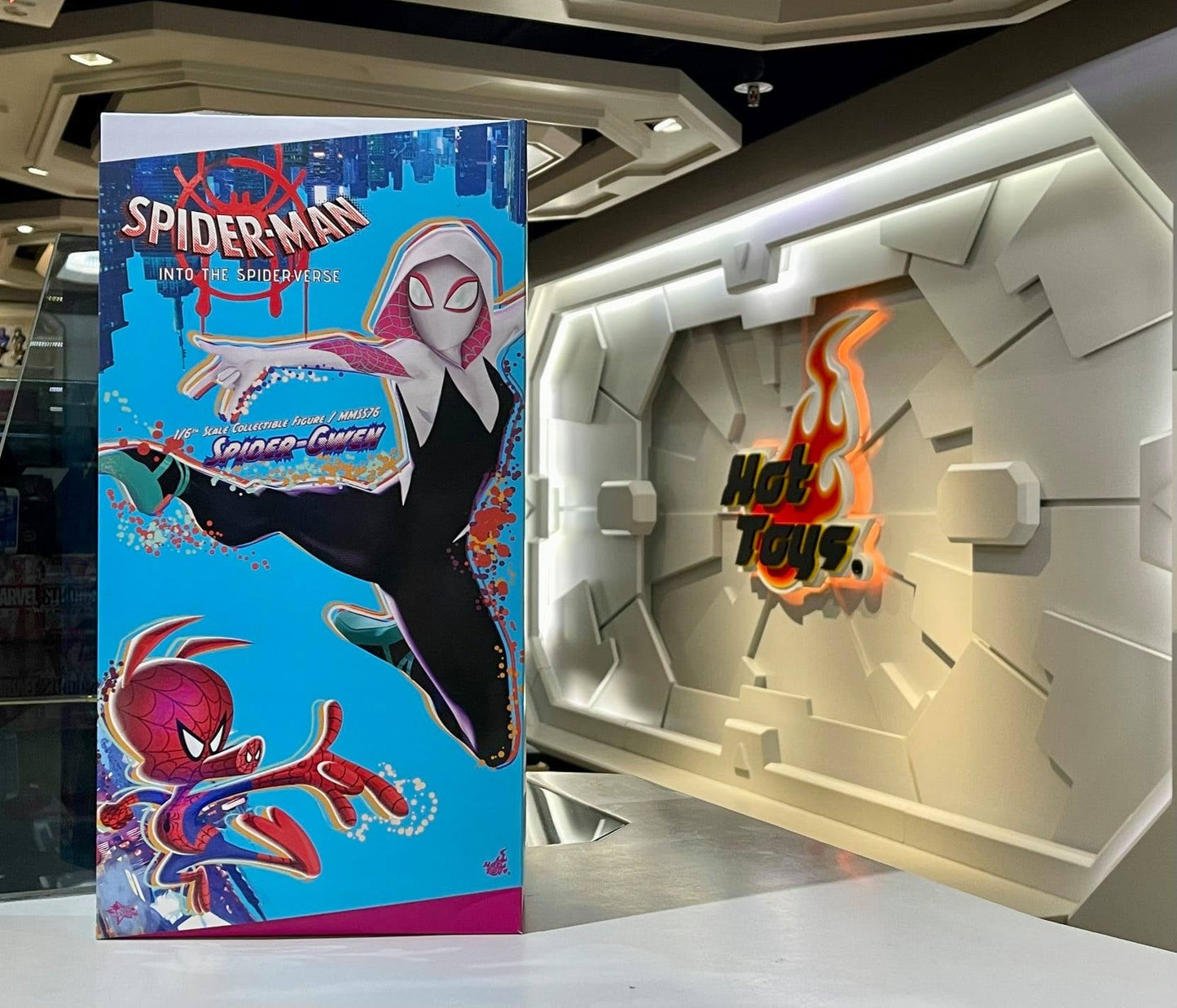 Pedido Figura Spider-Gwen - Spider-Man into the Spider-Verse marca Hot Toys MMS576 escala 1/6