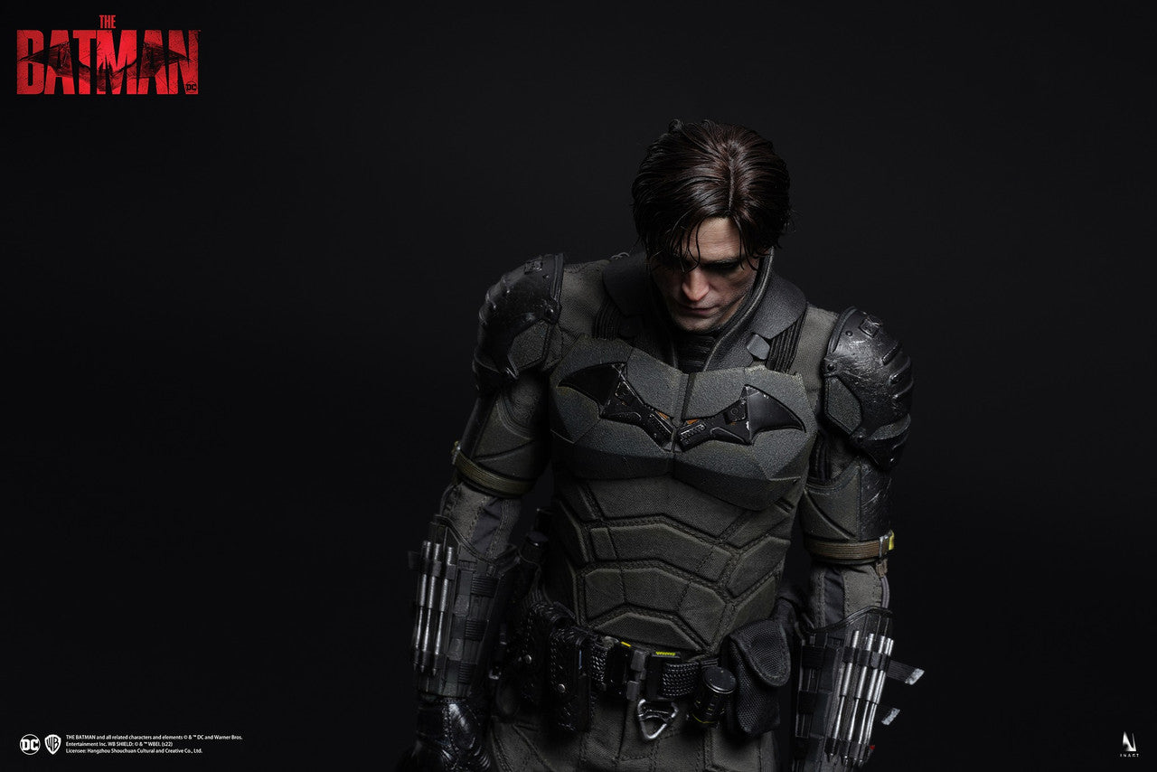 Preventa Set de Figuras The Batman & Bruce Wayne & Bat-signal Inart (Deluxe Edition) (Cabellos enraizados) marca Queen Studios escala 1/6
