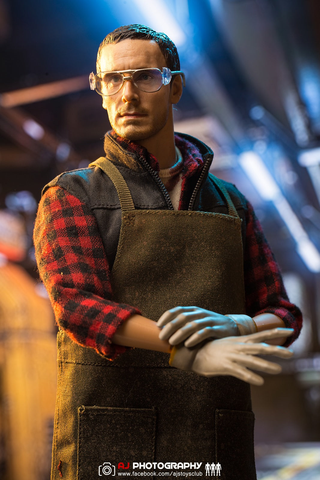 Pedido Figura King of Magnetic Force Worker marca CGL MF12 escala 1/6