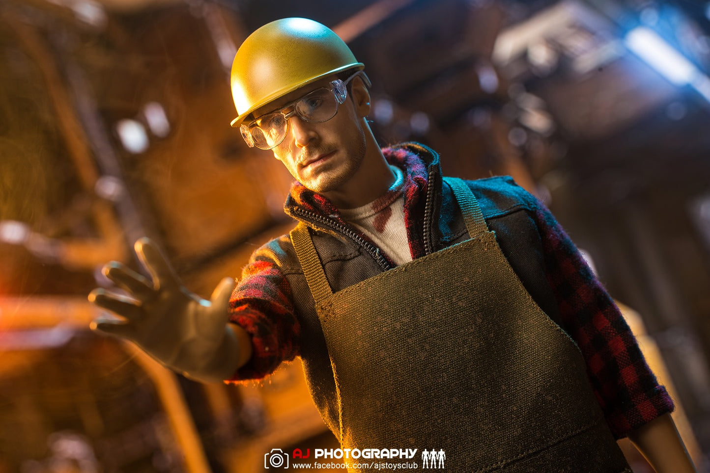 Pedido Figura King of Magnetic Force Worker marca CGL MF12 escala 1/6