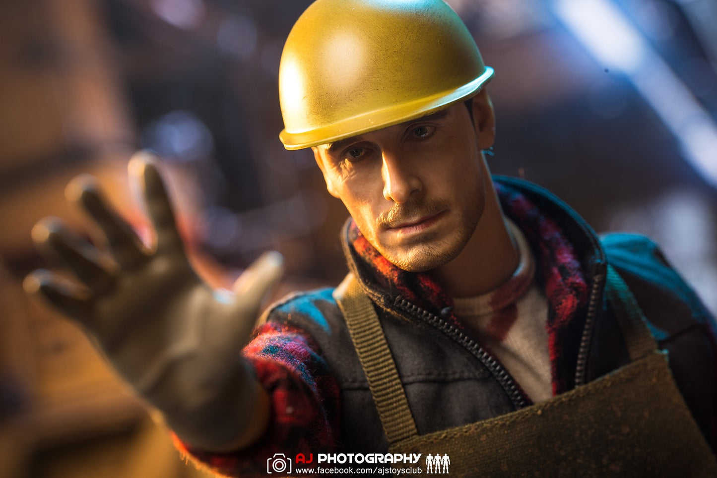 Pedido Figura King of Magnetic Force Worker marca CGL MF12 escala 1/6