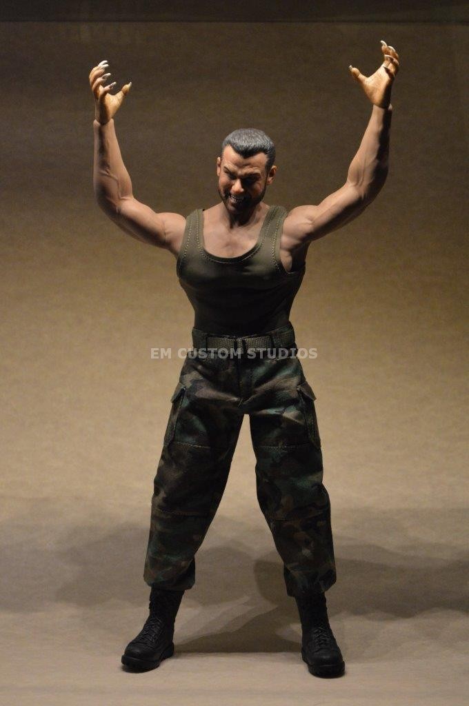 Figura Wolfman Brother con Uniforme Militar marca EM Custom Studios escala 1/6