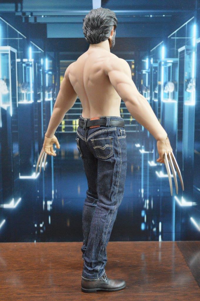 Figura Wolfman Origen marca EM Custom Studios escala 1/6