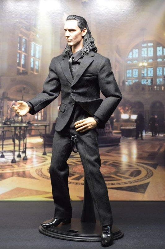 Figura Trickster Mischief marca EM Custom Studios escala 1/6