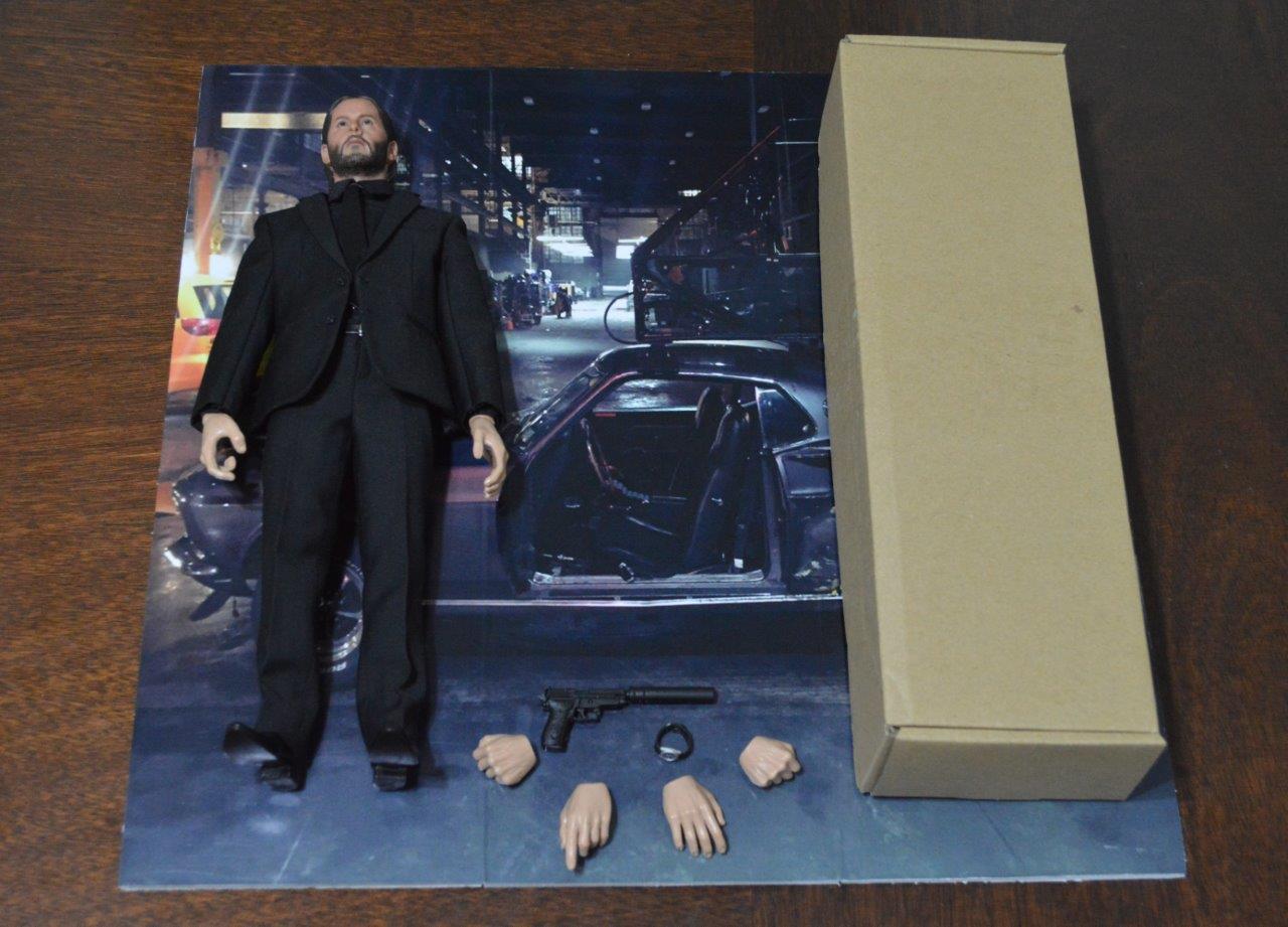 Figura Deluxe John marca EM Custom Studios escala 1/6