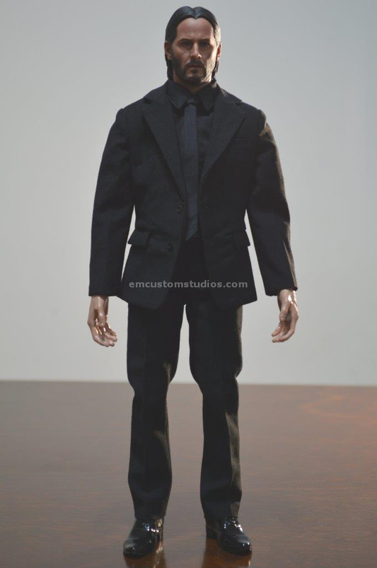 Figura Killer John Black Suit marca EM Custom Studios escala 1/6