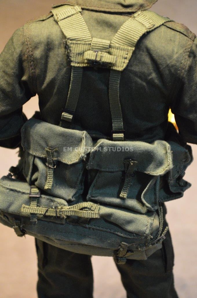 Figura Wolfman con traje militar Vietnam marca EM Custom Studios escala 1/6