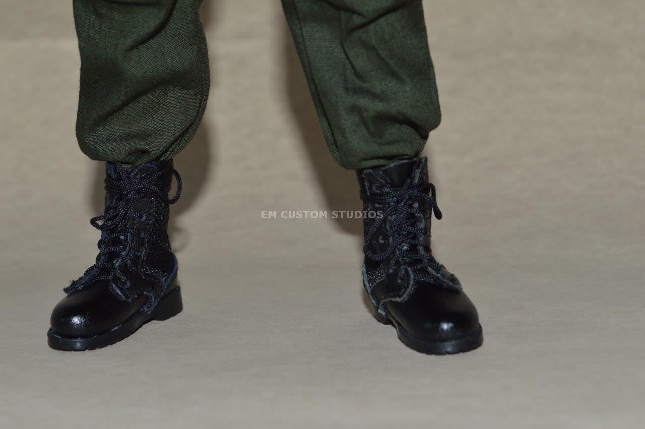 Figura Wolfman con traje militar Vietnam marca EM Custom Studios escala 1/6