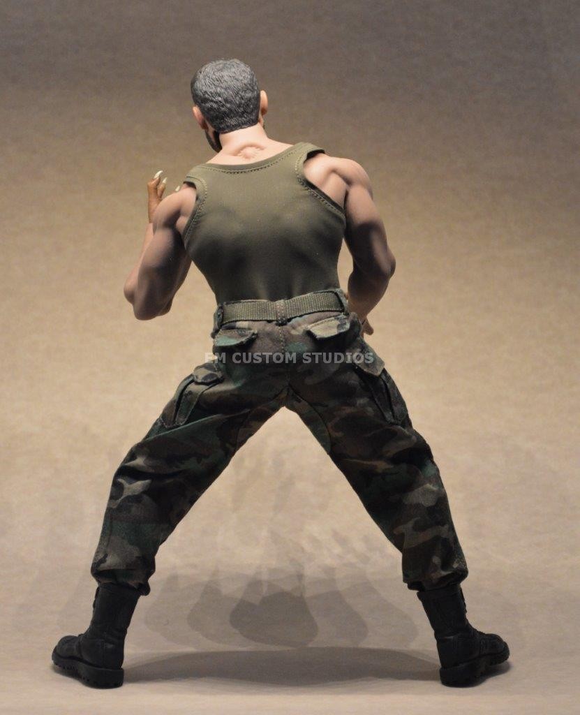Figura Wolfman Brother con Uniforme Militar marca EM Custom Studios escala 1/6