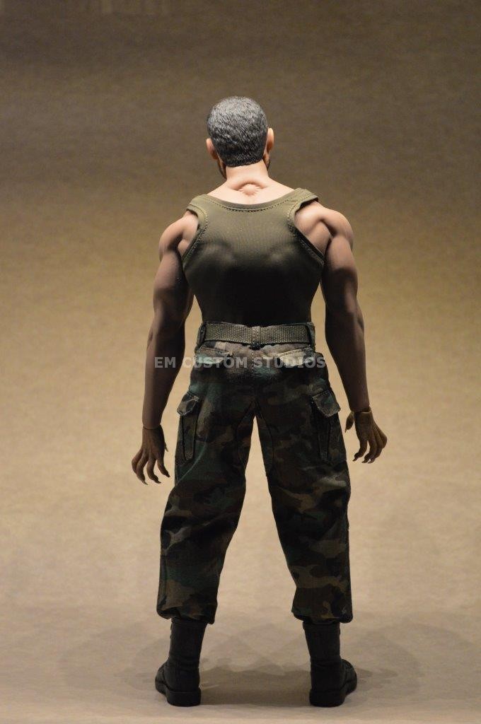 Figura Wolfman Brother con Uniforme Militar marca EM Custom Studios escala 1/6