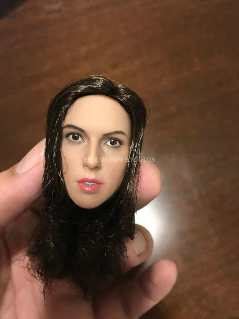 Cabeza Femenina Gal marca custom escala 1/6