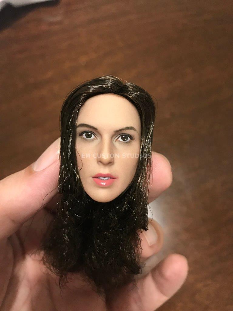 Cabeza Femenina Gal marca custom escala 1/6