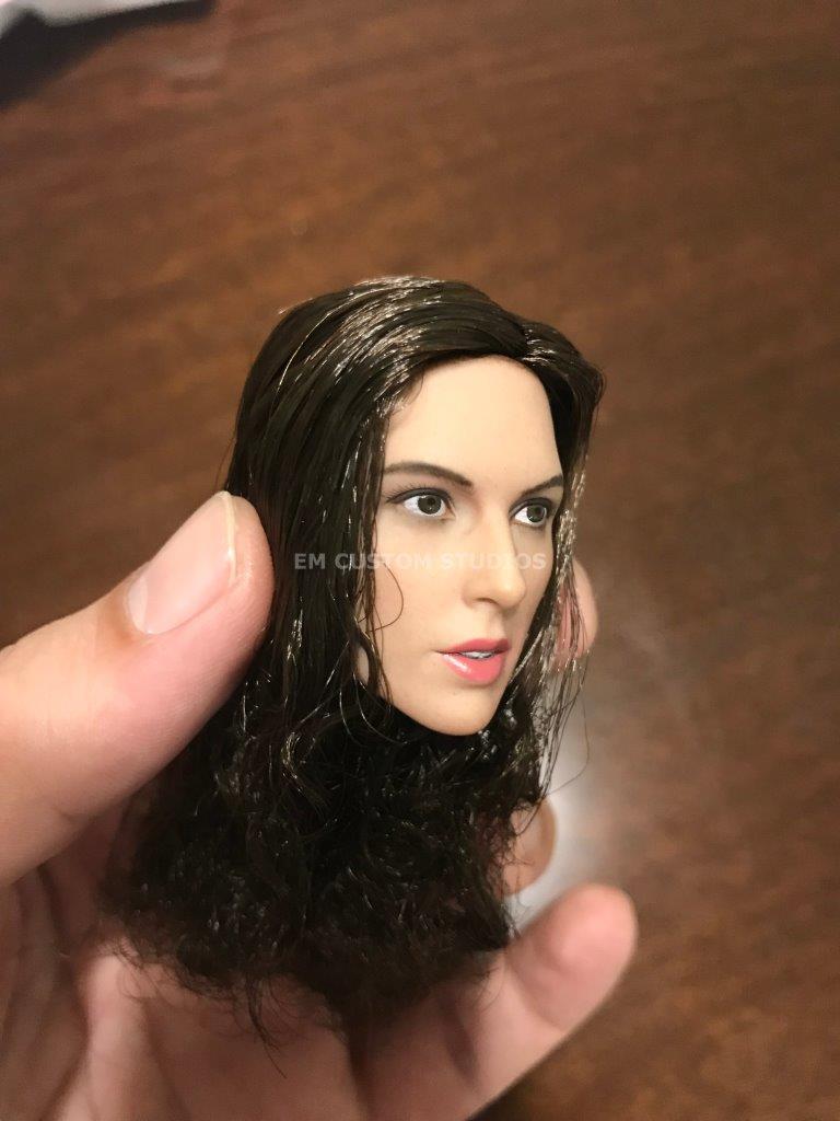 Cabeza Femenina Gal marca custom escala 1/6