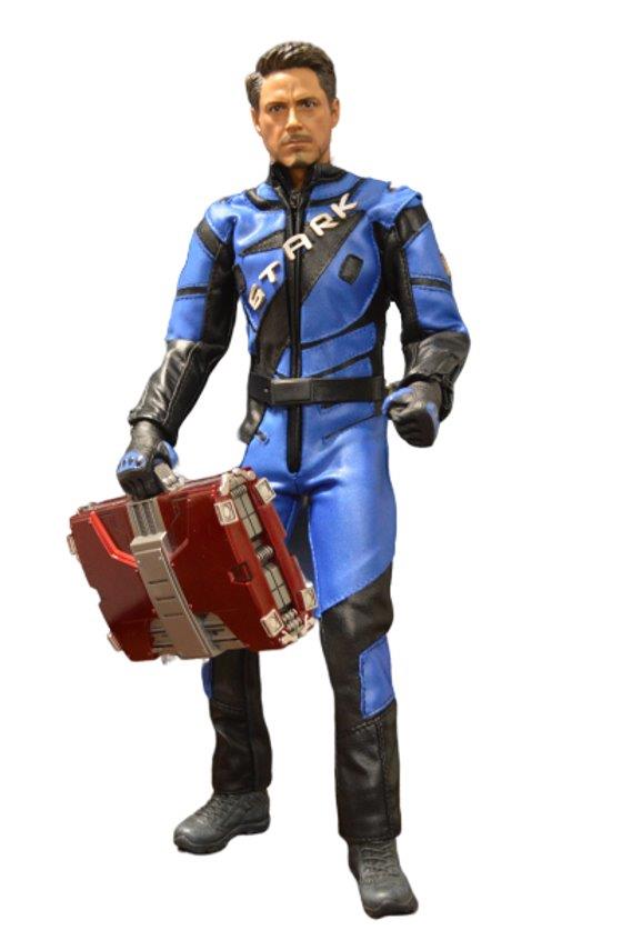 Figura Tony (Deluxe) con traje de carreras marca EM Custom Studios escala 1/6
