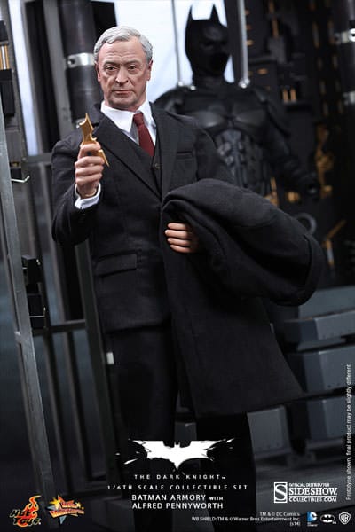 Pedido Figuras Batman Armory con Bruce Wayne y Alfred marca Hot Toys MMS236 escala 1/6