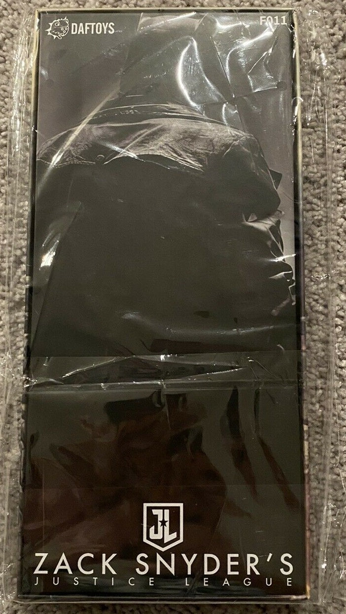 Pedido Accesorio Trenchcoat - Gabardina y bufanda K marca Daftoys F011 escala 1/6