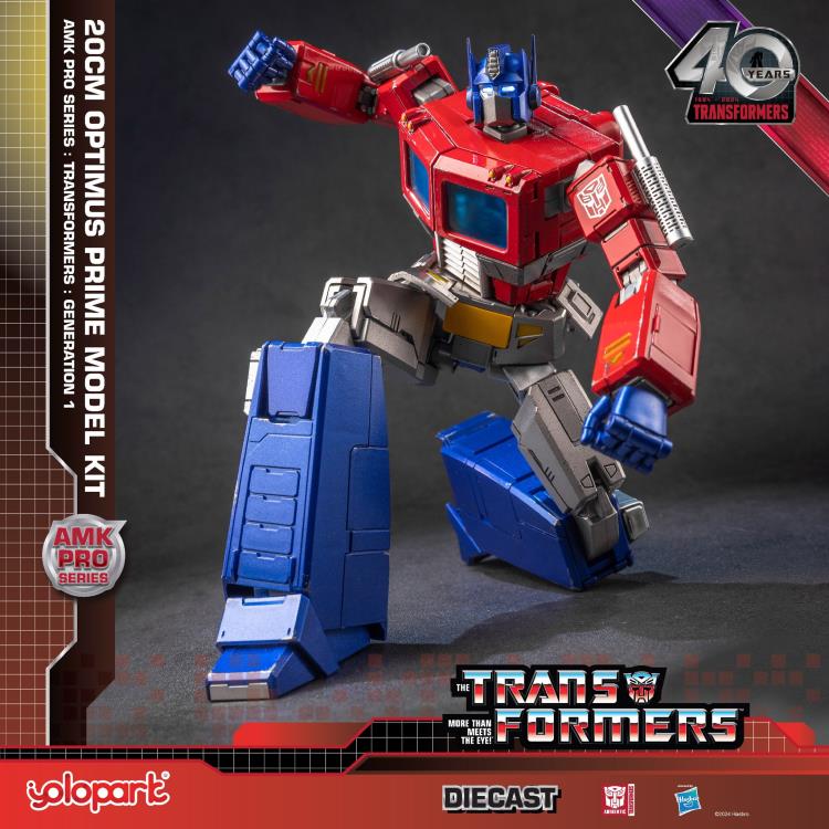 [EN STOCK]  Model Kit Optimus Prime (DIECAST) - Transformers - Advanced Model Kit Pro marca Yolopark (20 cm)