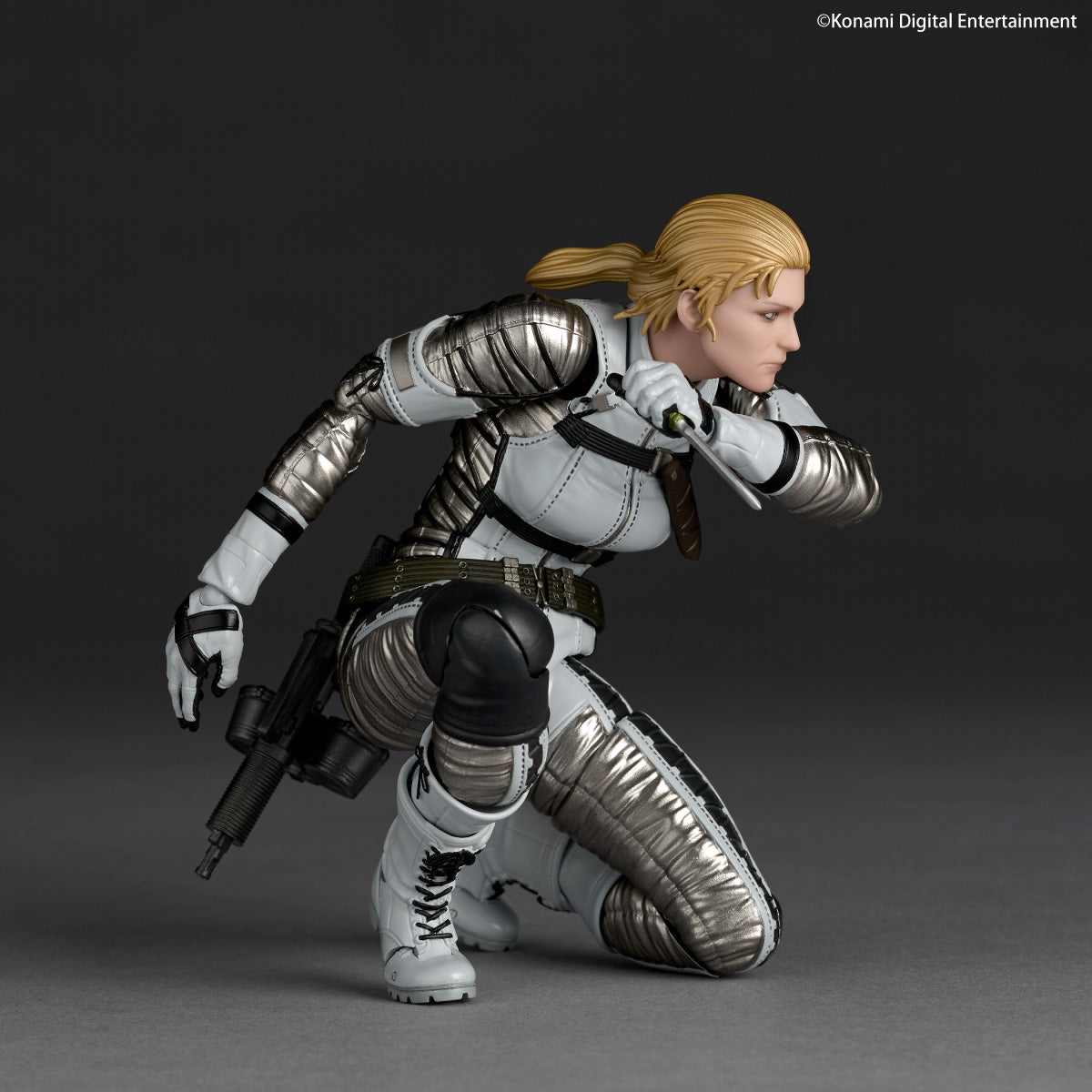 Preventa Figura The Boss - Metal Gear Solid Delta: Snake Eater - Amazing Yamaguchi Revoltech marca Kaiyodo NR117 escala 1/12