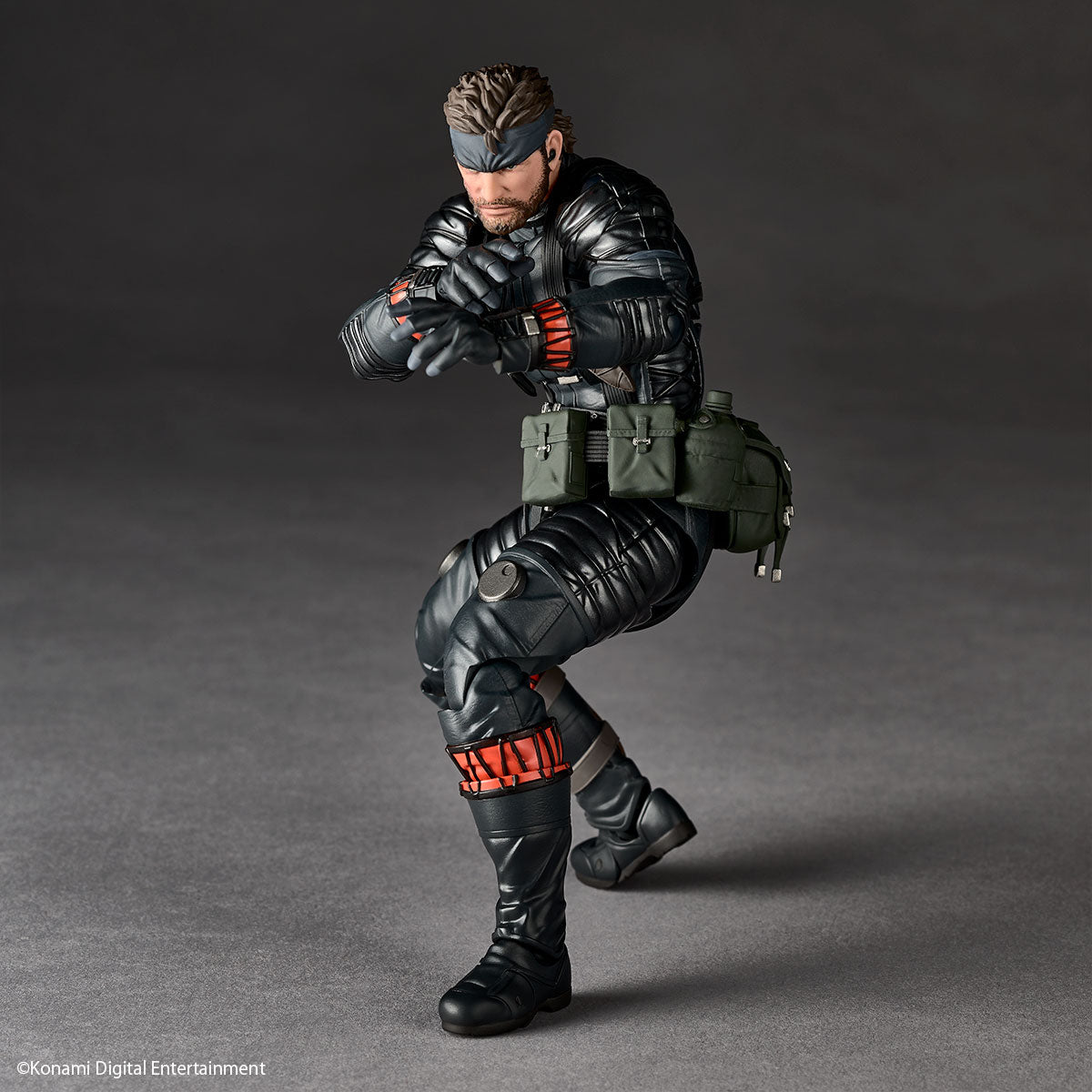 Preventa Figura Naked Snake (Sneaking Suit Ver.) - Metal Gear Solid Delta: Snake Eater - Amazing Yamaguchi Revoltech marca Kaiyodo NR119 escala 1/12