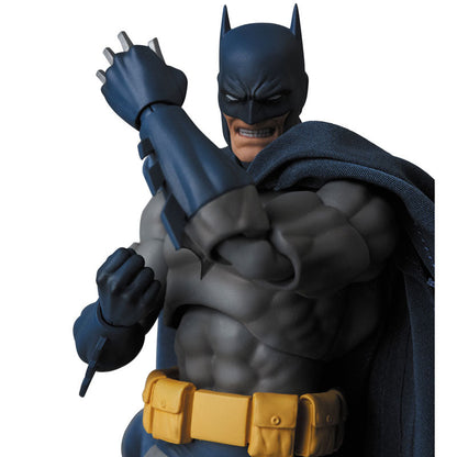 EN STOCK Figura BATMAN - Batman: Hush - Mafex No. 105 marca Medicom Toy escala 1/12