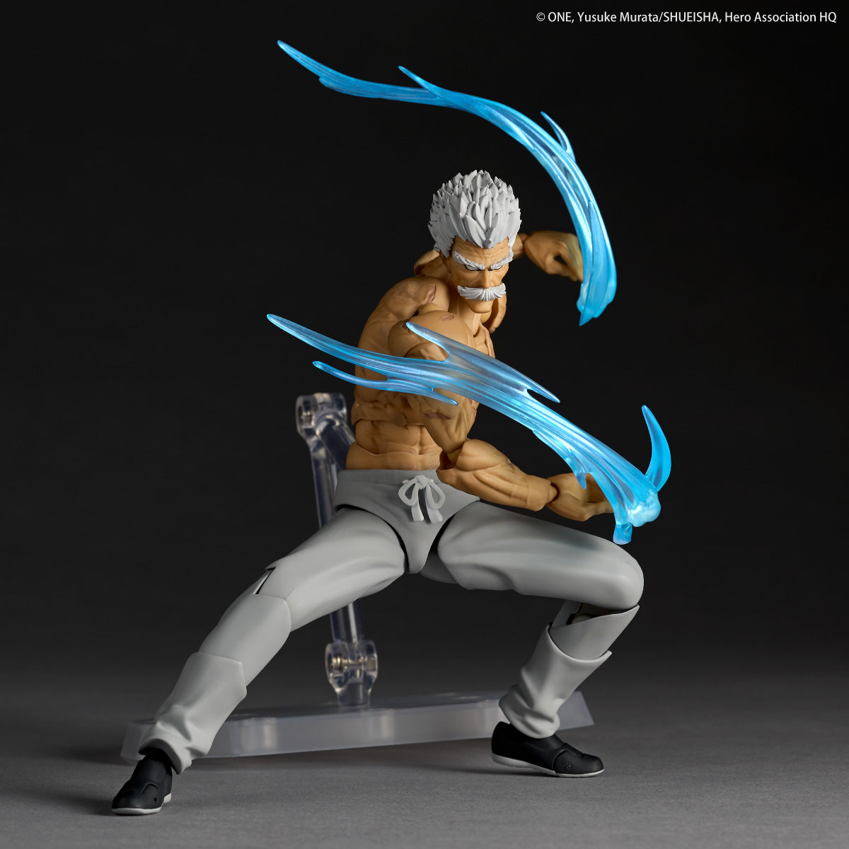 Preventa Figura Bang (Silver Fang Version)- One Punch Man - Amazing Yamaguchi Revoltech marca Kaiyodo NR113 escala 1/12