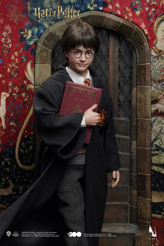 Preventa Figura Harry Potter - Hogwarts School Uniform (Premium Edition) (Cabello Enraizado) marca INART AG006P1 escala 1/6