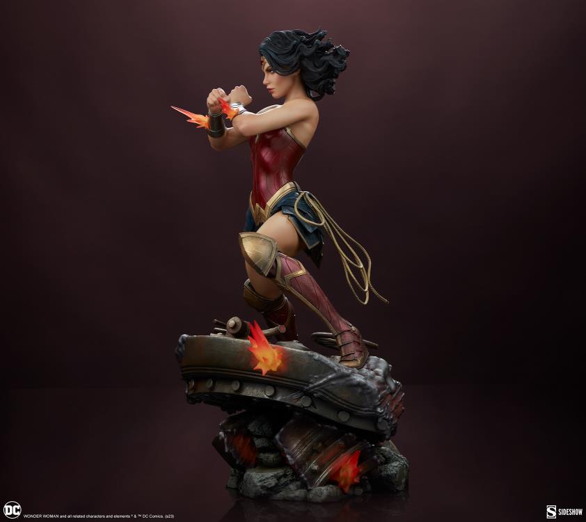 Preventa Estatua Wonder Woman: Saving the Day - DC Comics marca Sideshow Collectibles Premium Format (50 cm)