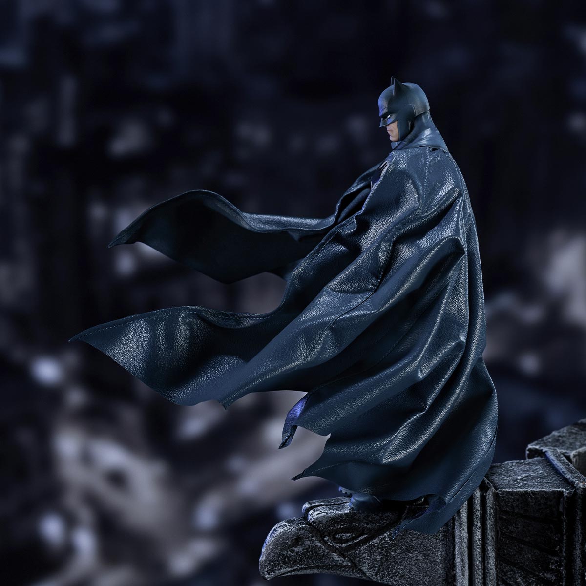 Preventa Figura BATMAN HUSH marca POP MART x Gong Studio escala 1/12