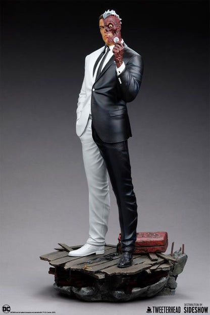 Preventa Estatua Two-Face - DC Comics Maquette marca Tweeterhead escala 1/6