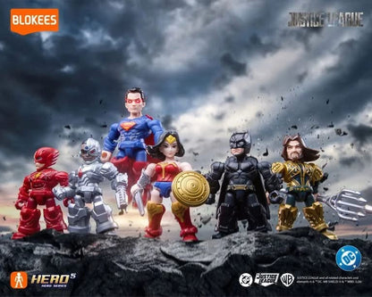 EN STOCK Figura DC Defender Version 02 - Justice League 12 in 1 - Model Kit - Marca Blokees