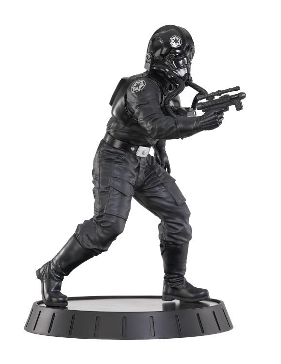 Preventa Estatua TIE Fighter Pilot (Edición limitada) (Resina) - Star Wars: A New Hope - Premier Collection marca Diamond Select Toys escala 1/6