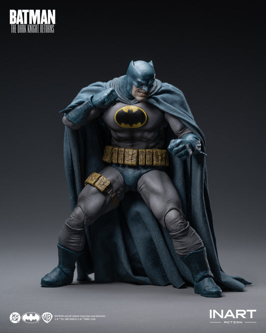 Preventa Figura TDKR Batman (Blue Suit) - The Dark Knight Returns marca Inart C0006 escala 1/12