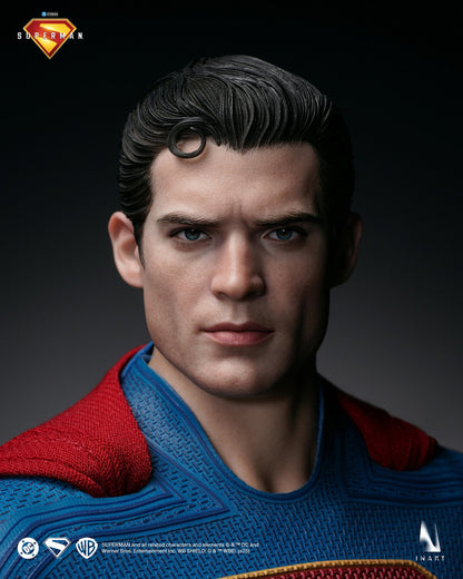 Preventa Figura SUPERMAN (con Krypto) - Superman (2025) marca INART A021 escala 1/6