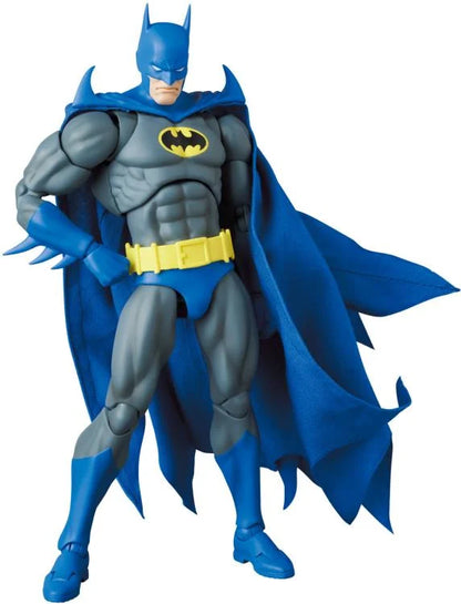 Preventa Figura Batman (Knight Crusader) - Batman: Knightfall - MAFEX marca Medicom Toy No.215 escala pequeña 1/12