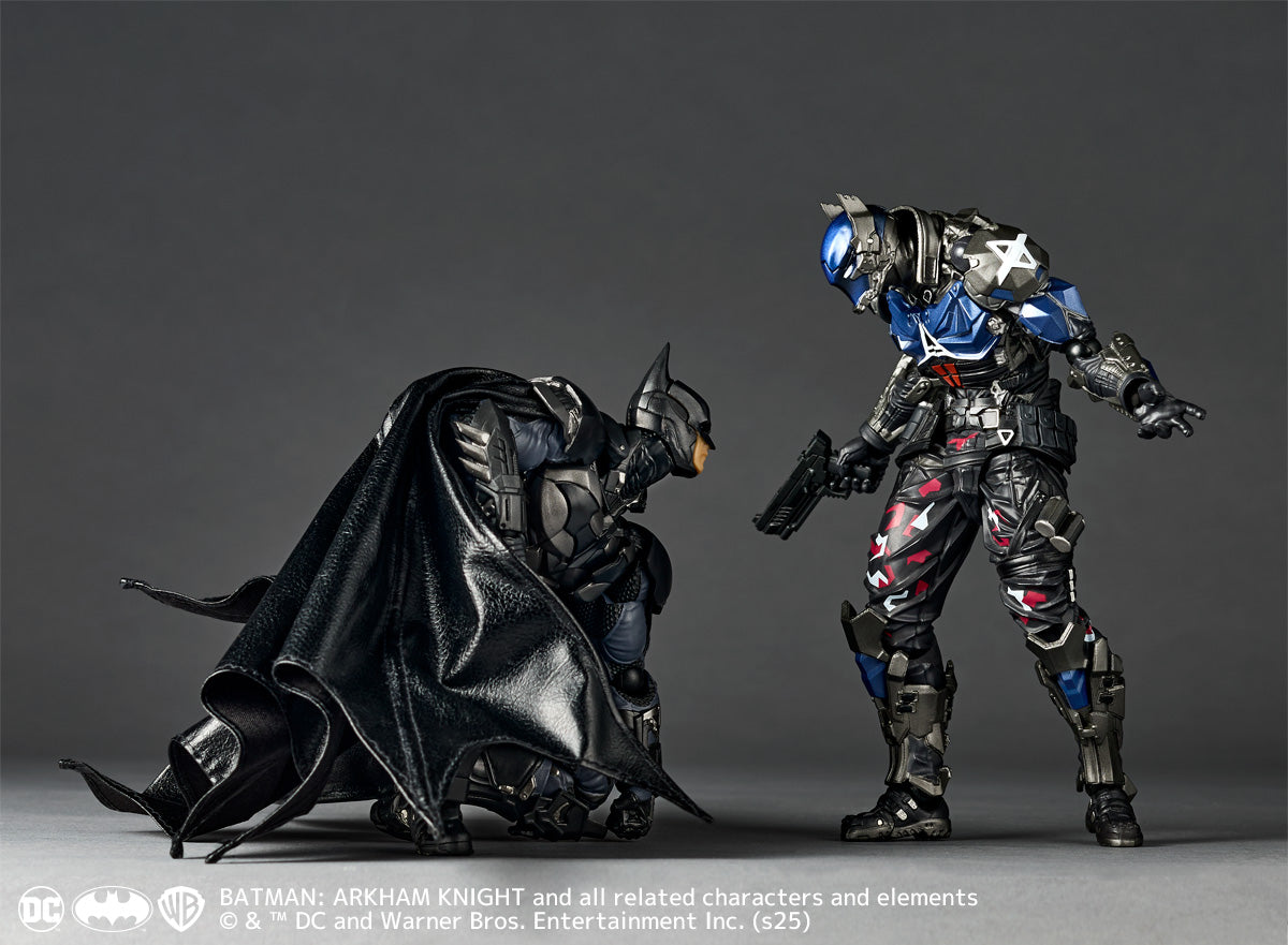Pedido Figura Arkham Knight (Versión 1.5) - Batman: Arkham Knight - Amazing Yamaguchi Revoltech marca Kaiyodo NR060 escala 1/12