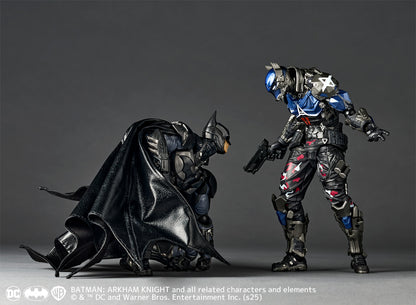 Pedido Figura Arkham Knight (Versión 1.5) - Batman: Arkham Knight - Amazing Yamaguchi Revoltech marca Kaiyodo NR060 escala 1/12