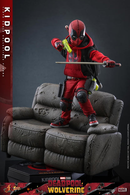 Preventa Figura Kidpool - Deadpool & Wolverine marca Hot Toys MMS763 escala 1/6