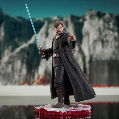 Preventa Estatua Luke Skywalker (Crait) (Edición limitada) (Resina) - Star Wars: The Last Jedi - Milestones marca Diamond Select Toys escala 1/6